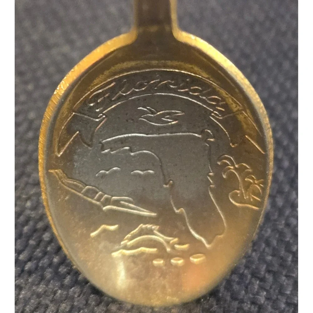 Lot of 10 Vintage Souvenir Collector Spoons California Seattle Florida Canada